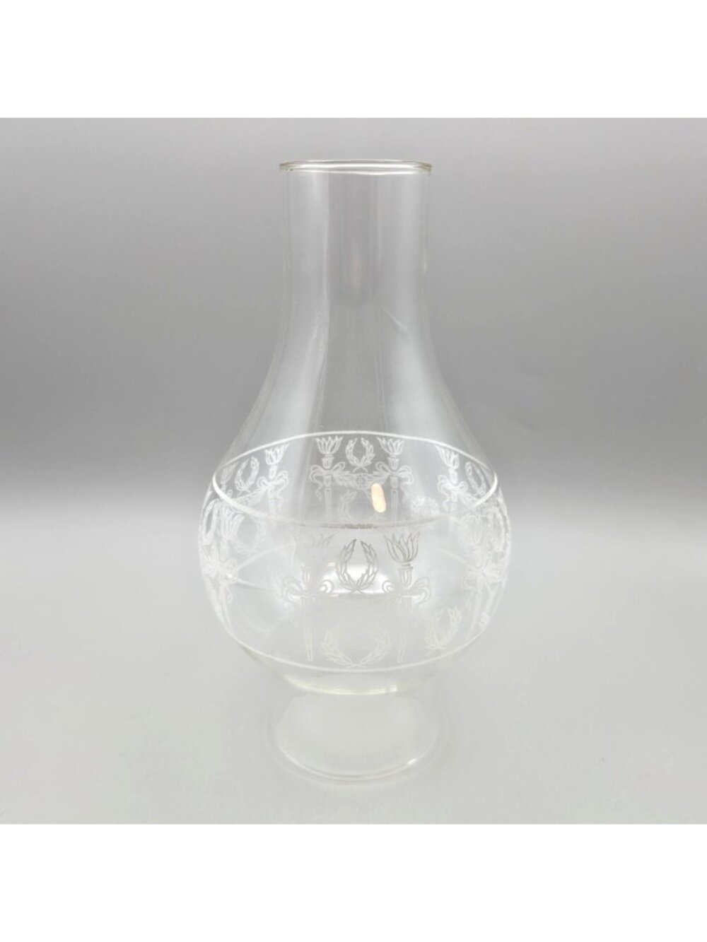 Vintage B&P Diana Glass Hurricane Lamp Chimney Torch & Wreath Shade 9.25"